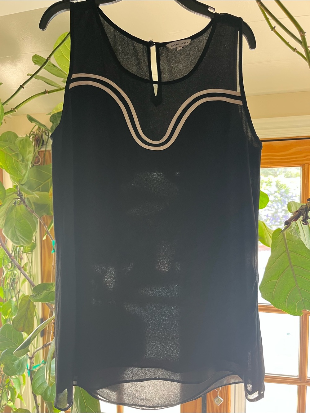 Naked Zebra Black Contrast Piping Sleeveless Blouse Size M